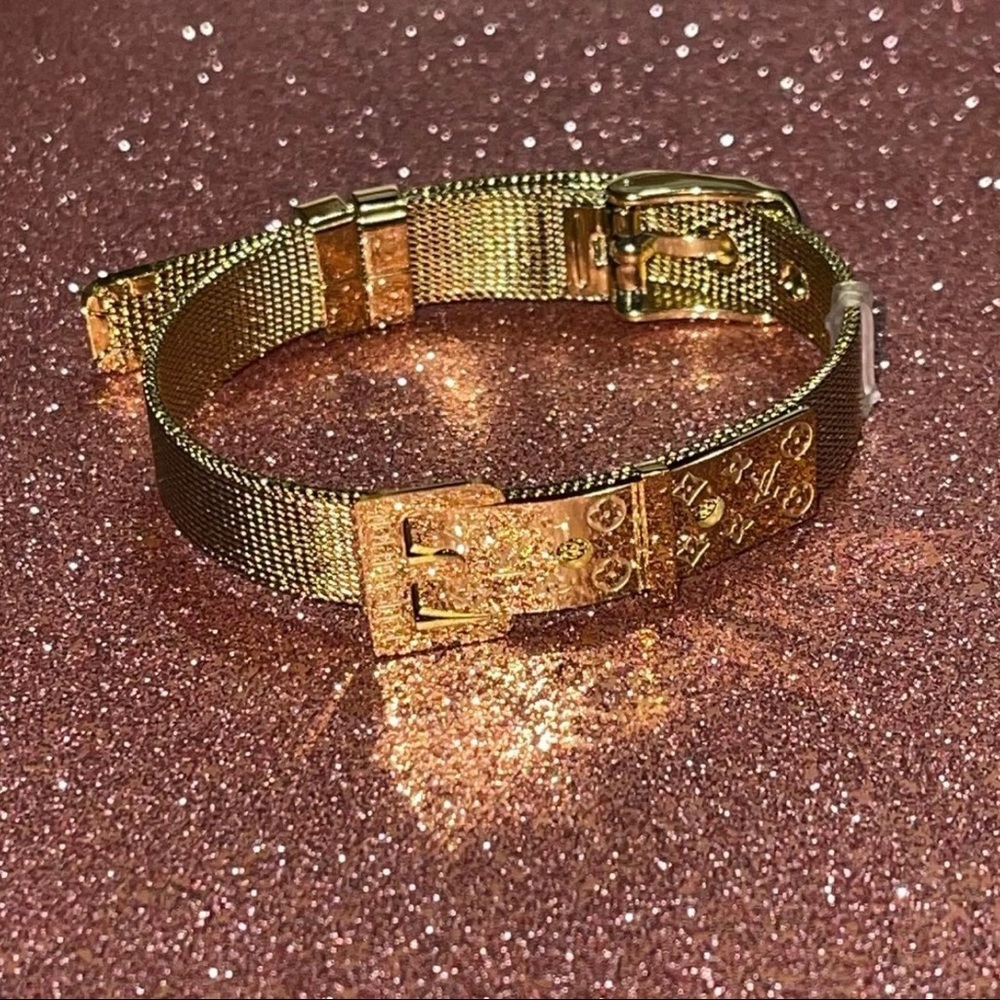 Gold bracelet
